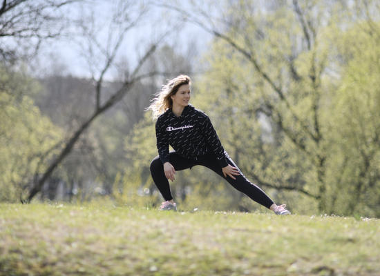 SUPER GIRL UTORAK - VELIKI LISTOVI I GLEŽNJEVI
